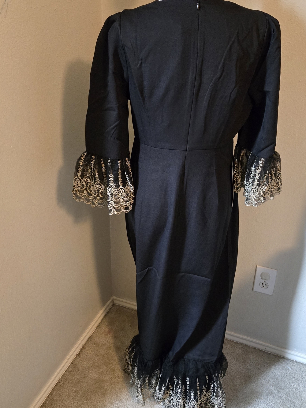 Tuckernuck Pomander Place Lillith Gold Embroidered Maxi Dress Bell Sleeve - Picture 4 of 6